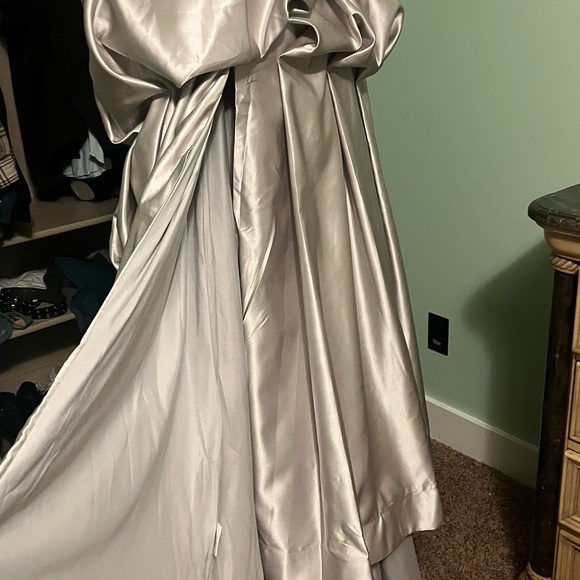 Beautiful high low front slit strapless gown - Picture 6 of 10